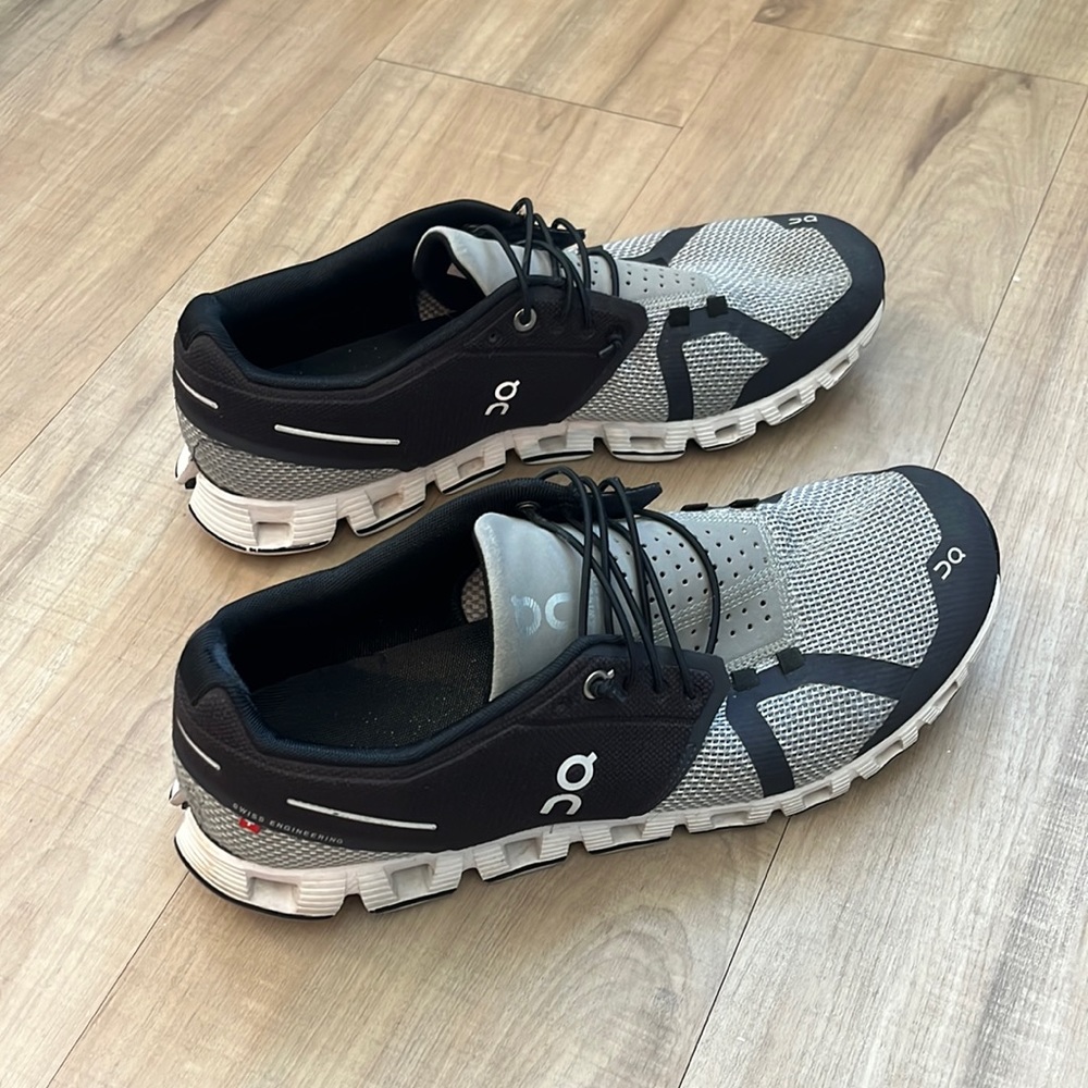 On Cloud Running Shoes Men Size 9.5